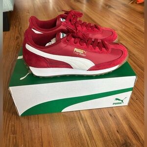 Puma Easy Rider Vintage Women’s size 6.5 red shoes